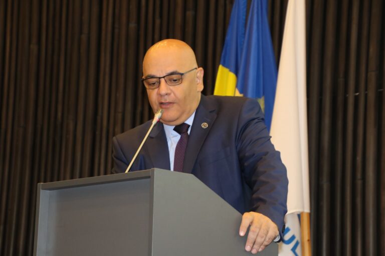 Raed Arafat: „Blocul este cu risc de colaps” Raed Arafat